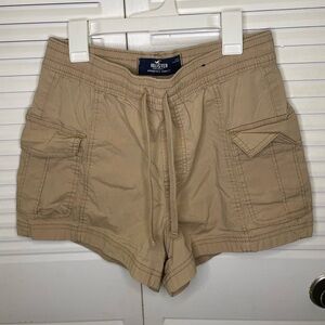High-waisted 3” Khaki Shorts